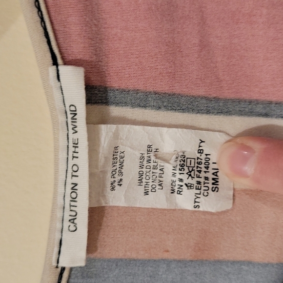 🐀 Caution to the wind Small Top - Picture 3 of 3